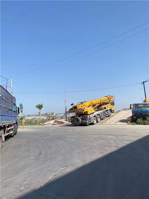 柳北区25吨吊车的租赁价格大概是多少？